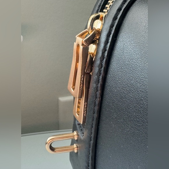 Coach Black Boston Bag Satchel with Gold Accents Turnlock / kisslock + key charm - Picture 4 of 14